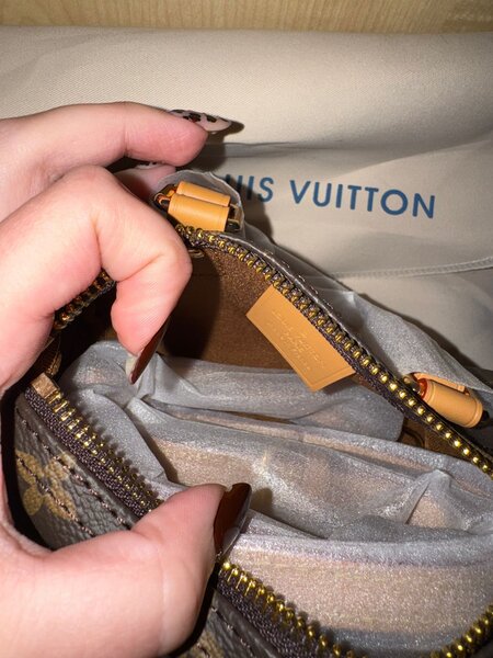 Geanta Louis Vuitton mica,